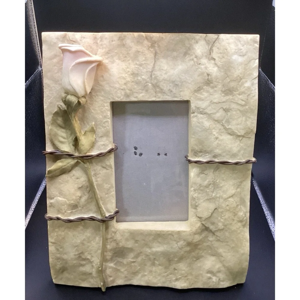 Vtg Frameology 1990s  Stone& Rosebud Barbed Wire Picture Frame Decor Collectible